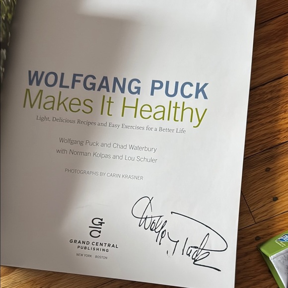 Wolfgang Puck Cookbook Signed - Picture 2 of 2